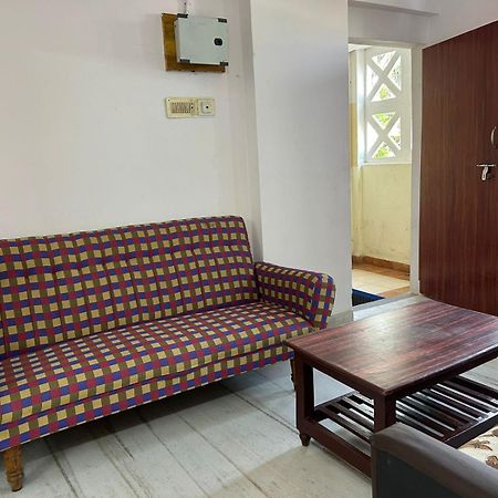 Vasavi Nivas Hotel Tirupati Bagian luar foto