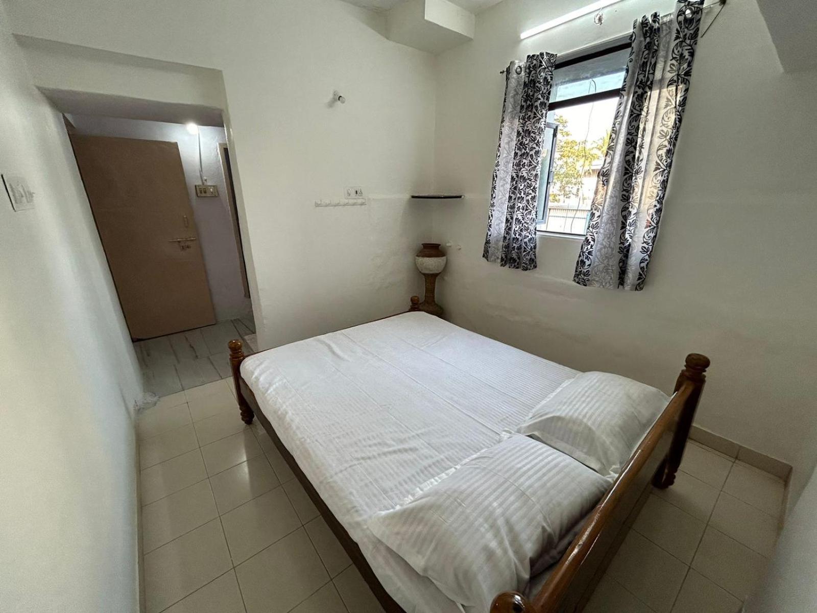 Vasavi Nivas Hotel Tirupati Bagian luar foto