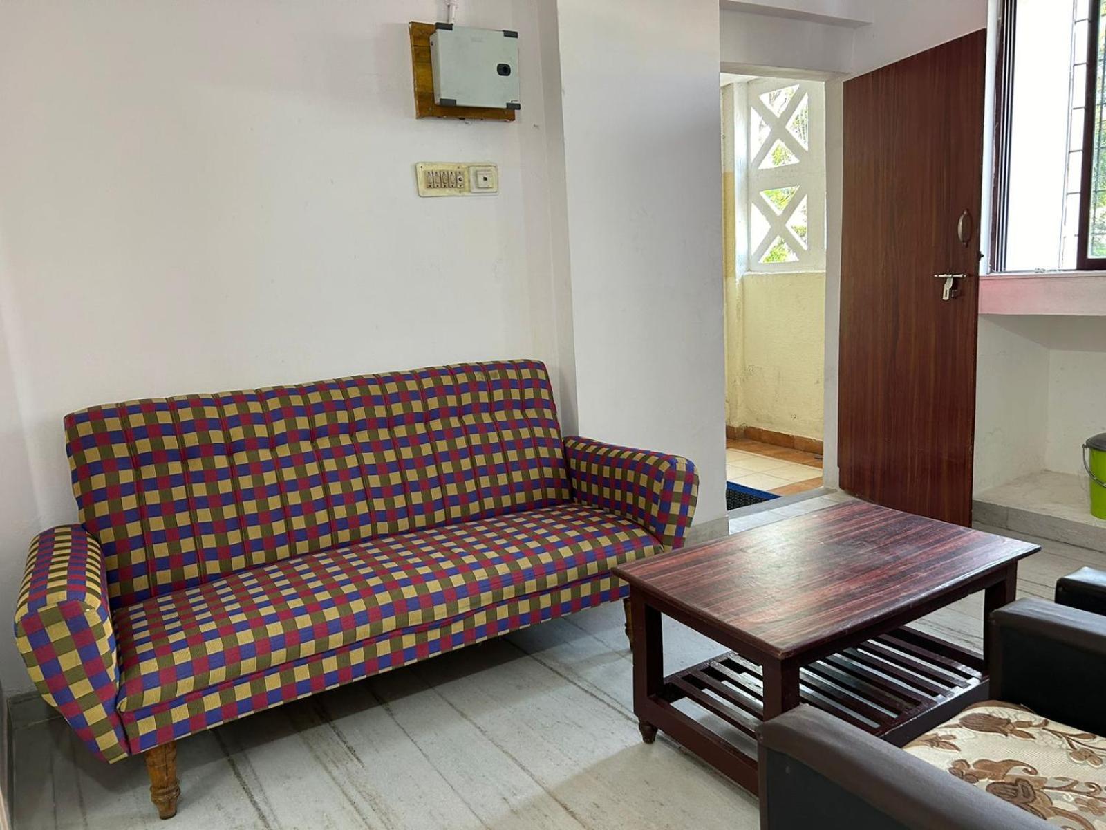 Vasavi Nivas Hotel Tirupati Bagian luar foto