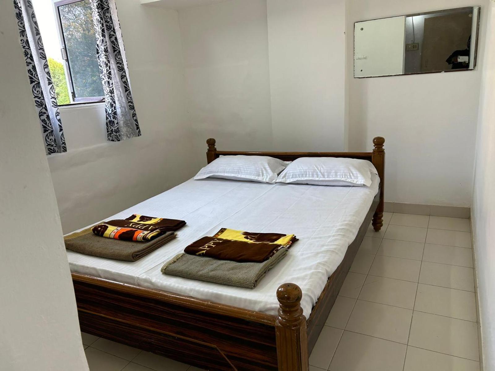 Vasavi Nivas Hotel Tirupati Bagian luar foto